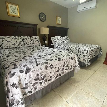 Refugio De La Montana B&B San Pedro Sula Room photo